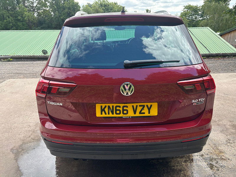 Volkswagen Tiguan 2.0 TDI BlueMotion Tech SE Navigation SUV 5dr Diesel Manual 4Motion Euro 6 (s/s) (150 ps) 5dr Manual 2025