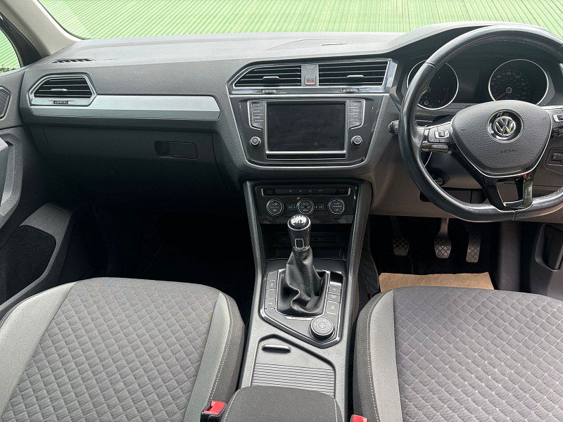 Volkswagen Tiguan 2.0 TDI BlueMotion Tech SE Navigation SUV 5dr Diesel Manual 4Motion Euro 6 (s/s) (150 ps) 5dr Manual 2025