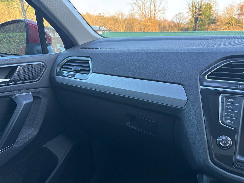 Volkswagen Tiguan 2.0 TDI BlueMotion Tech SE Navigation SUV 5dr Diesel Manual 4Motion Euro 6 (s/s) (150 ps) 5dr Manual 2026