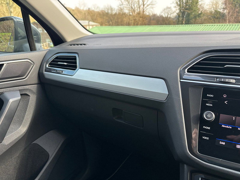 Volkswagen Tiguan 2.0 TDI SE Navigation SUV 5dr Diesel Manual Euro 6 (s/s) (150 ps) 5dr Manual 2026