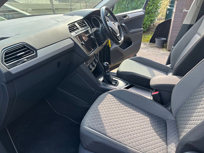 Volkswagen Tiguan 2.0 TDI SE Navigation SUV 5dr Diesel Manual Euro 6 (s/s) (150 ps) 5dr Manual 2026