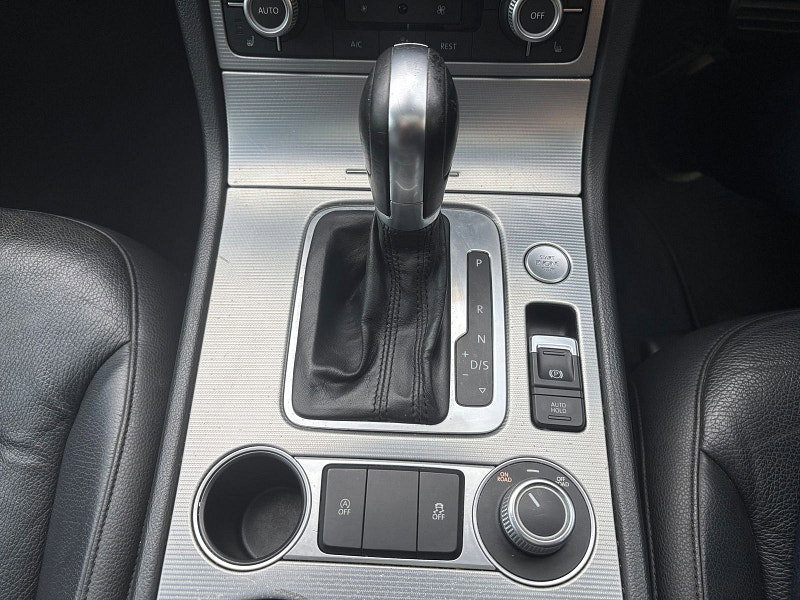 Volkswagen Touareg 3.0 TDI V6 BlueMotion Tech R-Line SUV 5dr Diesel Tiptronic 4WD Euro 6 (s/s) (262 ps) 5dr Automatic 2026