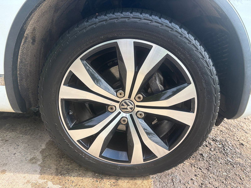 Volkswagen Touareg 3.0 TDI V6 BlueMotion Tech R-Line SUV 5dr Diesel Tiptronic 4WD Euro 6 (s/s) (262 ps) 5dr Automatic 2026