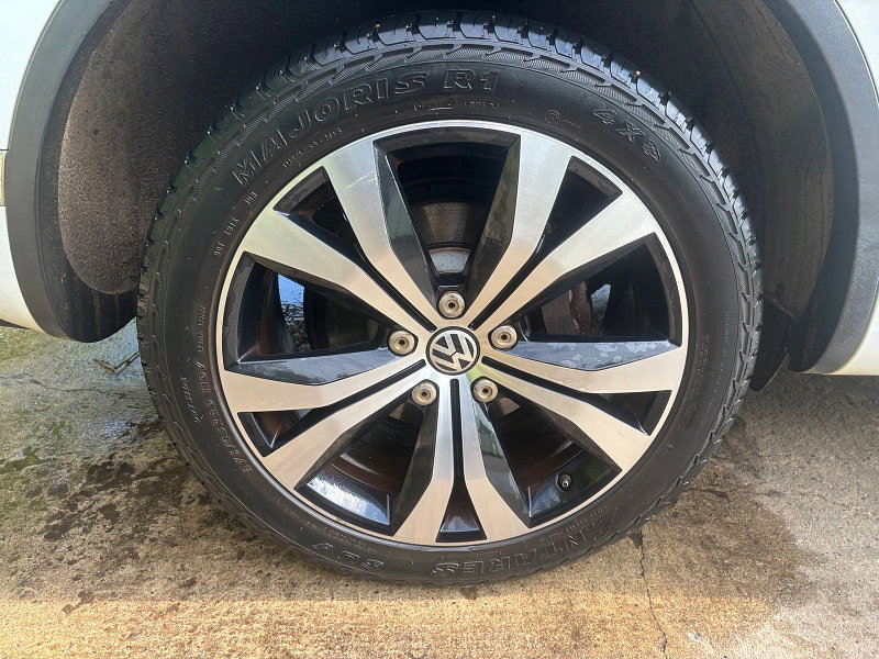 Volkswagen Touareg 3.0 TDI V6 BlueMotion Tech R-Line SUV 5dr Diesel Tiptronic 4WD Euro 6 (s/s) (262 ps) 5dr Automatic 2026