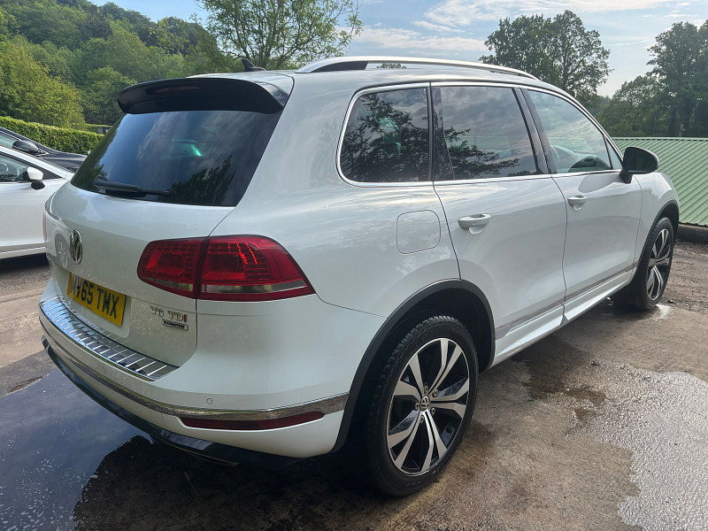 Volkswagen Touareg 3.0 TDI V6 BlueMotion Tech R-Line SUV 5dr Diesel Tiptronic 4WD Euro 6 (s/s) (262 ps) 5dr Automatic 2026