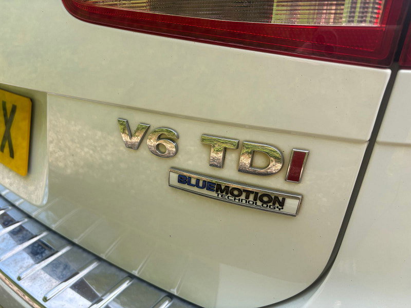 Volkswagen Touareg 3.0 TDI V6 BlueMotion Tech R-Line SUV 5dr Diesel Tiptronic 4WD Euro 6 (s/s) (262 ps) 5dr Automatic 2026