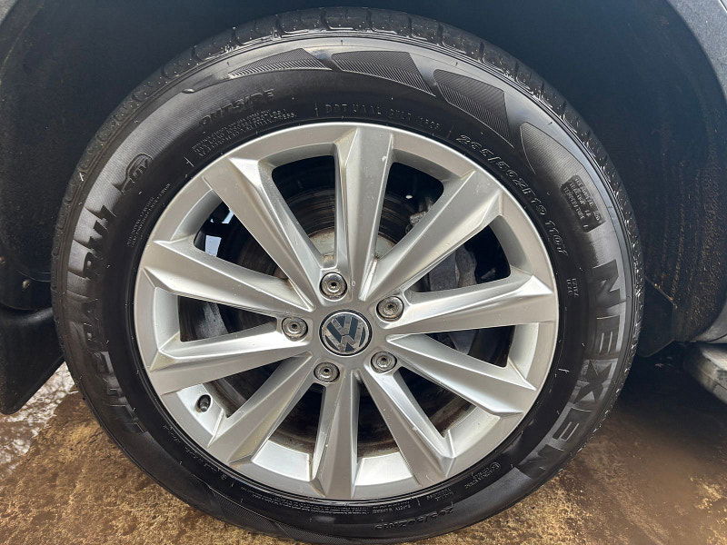 Volkswagen Touareg 3.0 TDI V6 BlueMotion Tech SE SUV 5dr Diesel Tiptronic 4WD Euro 5 (s/s) (204 ps) 5dr Automatic 2026