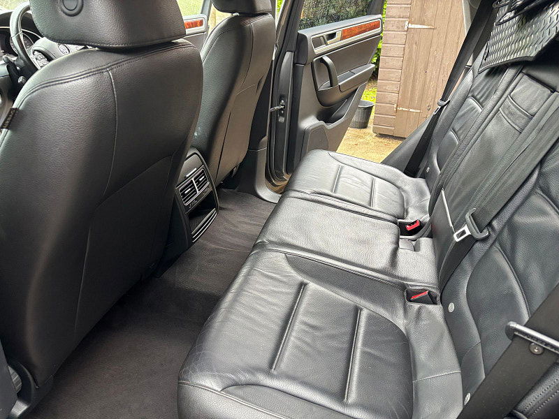 Volkswagen Touareg 3.0 TDI V6 BlueMotion Tech SE SUV 5dr Diesel Tiptronic 4WD Euro 5 (s/s) (204 ps) 5dr Automatic 2026