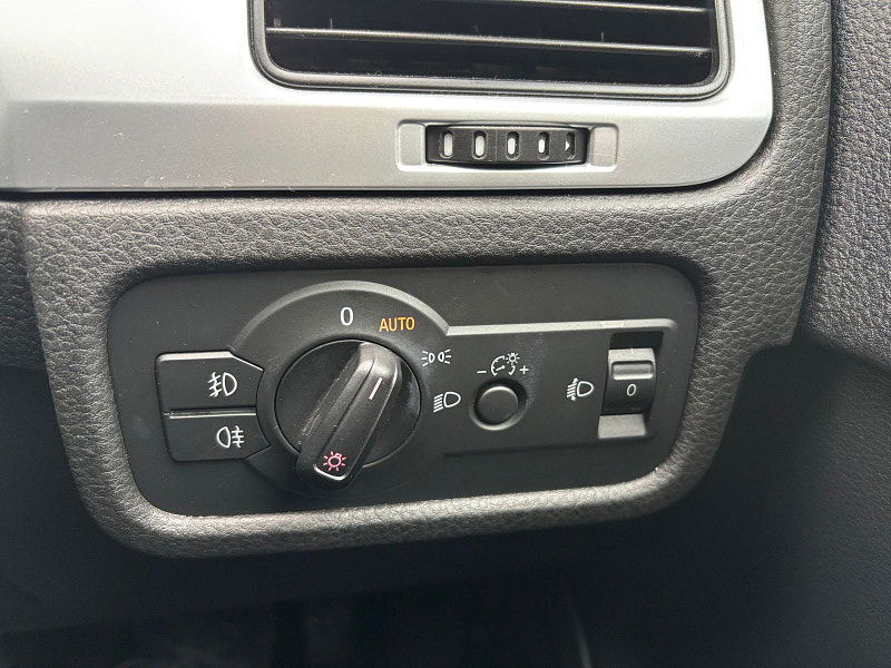 Volkswagen Touareg 3.0 TDI V6 BlueMotion Tech SE SUV 5dr Diesel Tiptronic 4WD Euro 5 (s/s) (204 ps) 5dr Automatic 2026