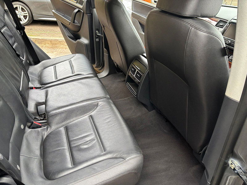 Volkswagen Touareg 3.0 TDI V6 BlueMotion Tech SE SUV 5dr Diesel Tiptronic 4WD Euro 5 (s/s) (204 ps) 5dr Automatic 2026