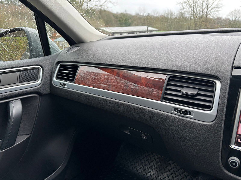 Volkswagen Touareg 3.0 TDI V6 BlueMotion Tech SE SUV 5dr Diesel Tiptronic 4WD Euro 5 (s/s) (204 ps) 5dr Automatic 2026