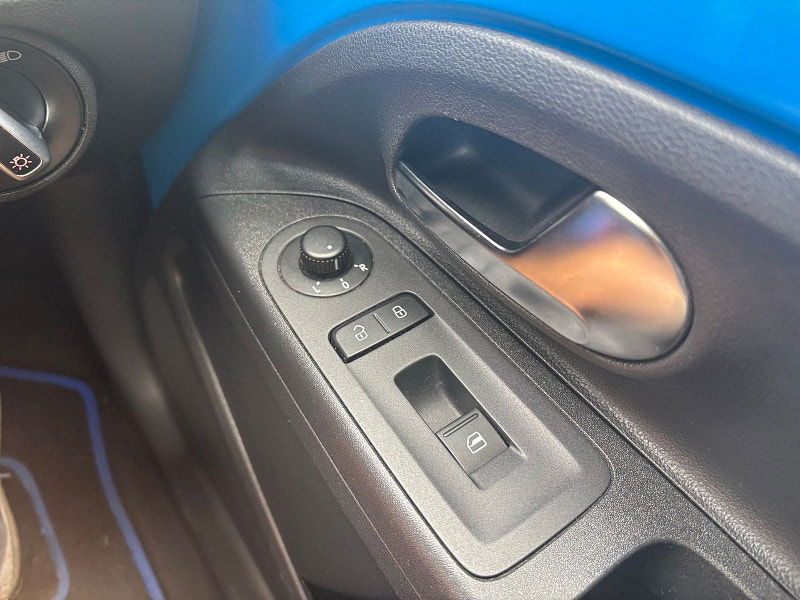 Volkswagen up! 1.0 High up! Hatchback 3dr Petrol Manual Euro 5 (75 ps) 3dr Manual 2025
