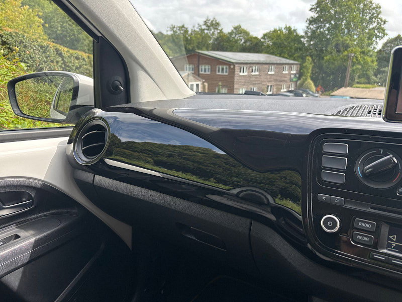 Volkswagen up! 1.0 Move up! Hatchback 3dr Petrol Manual Euro 5 (60 ps) 3dr Manual 2026