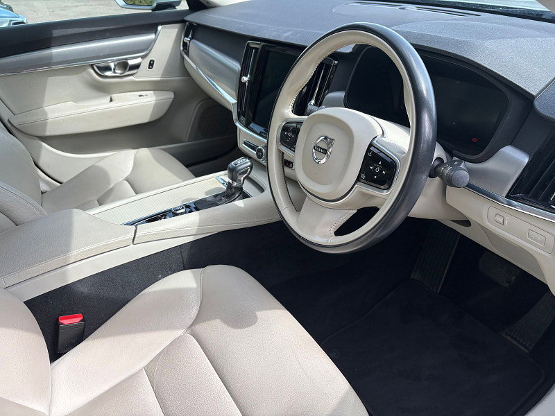 Volvo S90 2.0 D4 Momentum Saloon 4dr Diesel Auto Euro 6 (s/s) (190 ps) 4dr Automatic 2026