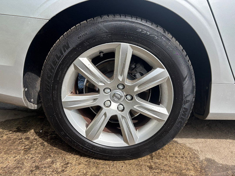 Volvo S90 2.0 D4 Momentum Saloon 4dr Diesel Auto Euro 6 (s/s) (190 ps) 4dr Automatic 2026