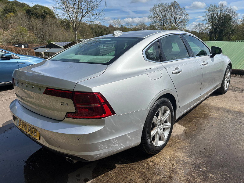 Volvo S90 2.0 D4 Momentum Saloon 4dr Diesel Auto Euro 6 (s/s) (190 ps) 4dr Automatic 2026