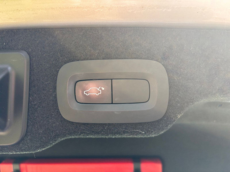 Volvo S90 2.0 D4 Momentum Saloon 4dr Diesel Auto Euro 6 (s/s) (190 ps) 4dr Automatic 2026