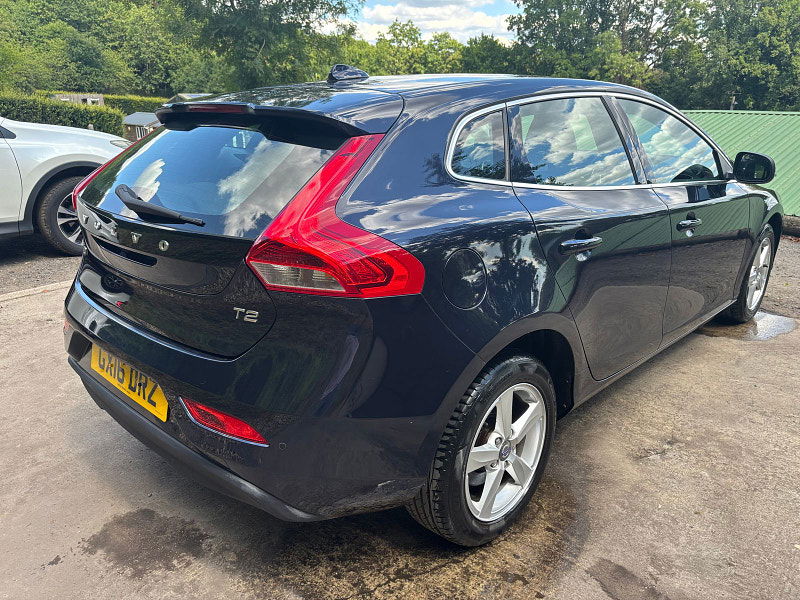 Volvo V40 1.5 T2 SE Nav Hatchback 5dr Petrol Auto Euro 6 (s/s) (122 ps) 5dr Automatic 2025