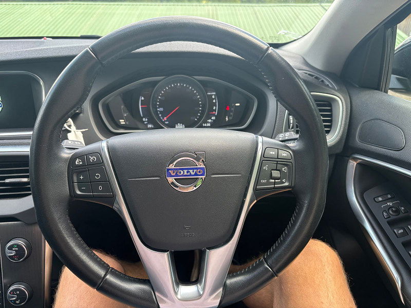 Volvo V40 1.5 T2 SE Nav Hatchback 5dr Petrol Auto Euro 6 (s/s) (122 ps) 5dr Automatic 2025