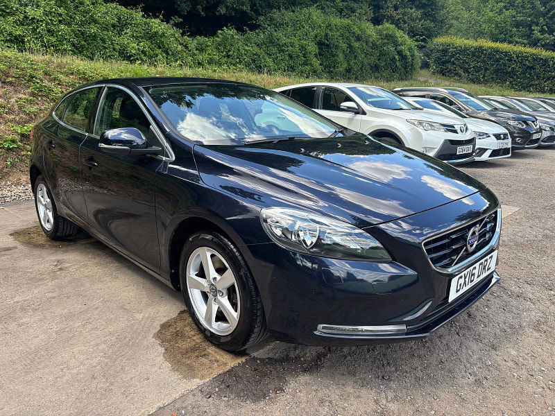 Volvo V40 1.5 T2 SE Nav Hatchback 5dr Petrol Auto Euro 6 (s/s) (122 ps) 5dr Automatic 2025