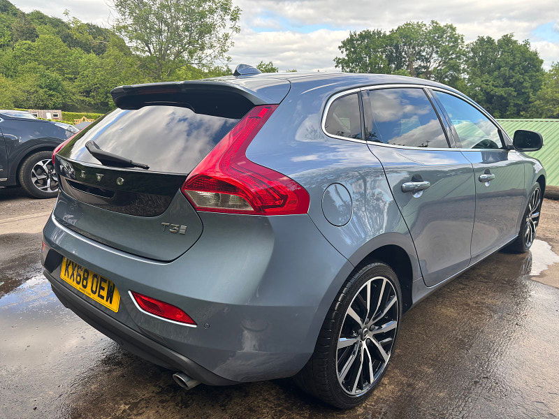 Volvo V40 1.5 T3 GPF Inscription Hatchback 5dr Petrol Auto Euro 6 (s/s) (152 ps) 5dr Automatic 2025