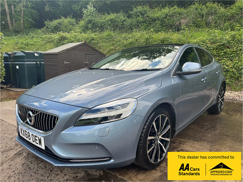 Volvo V40 1.5 T3 GPF Inscription Hatchback 5dr Petrol Auto Euro 6 (s/s) (152 ps) 5dr Automatic 2025