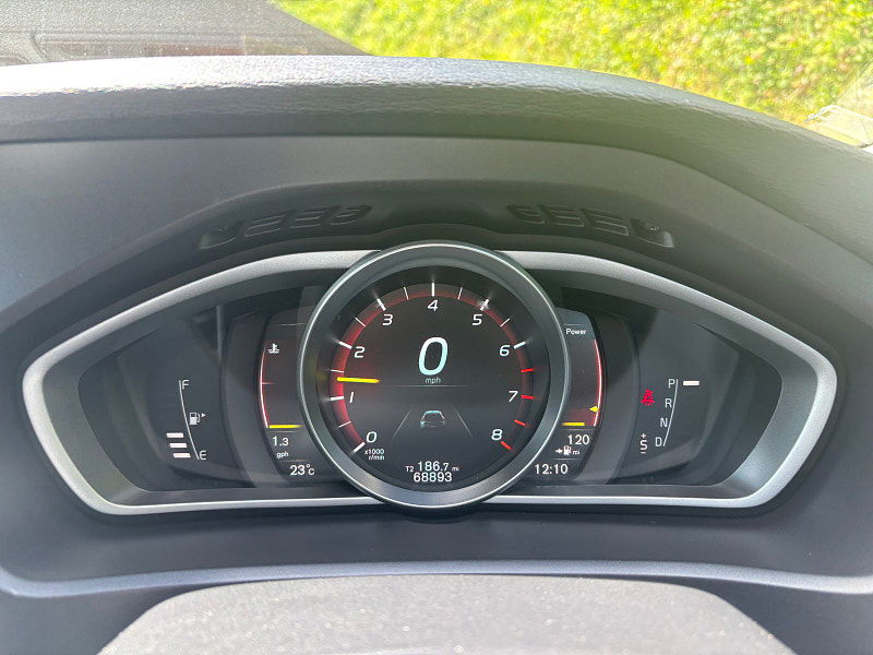Volvo V40 1.5 T3 GPF Inscription Hatchback 5dr Petrol Auto Euro 6 (s/s) (152 ps) 5dr Automatic 2025
