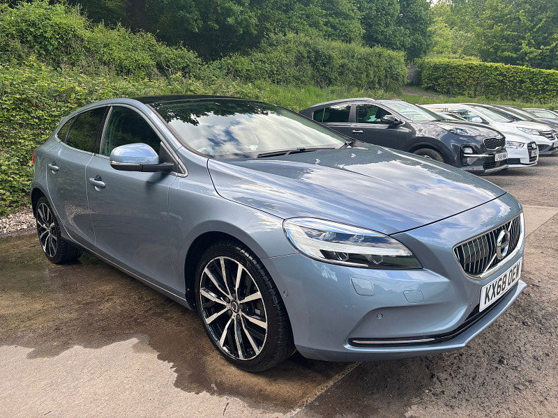 Volvo V40 1.5 T3 GPF Inscription Hatchback 5dr Petrol Auto Euro 6 (s/s) (152 ps) 5dr Automatic 2025