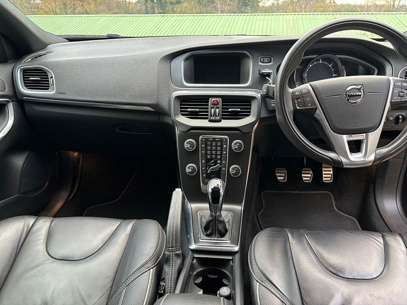 Volvo V40 2.0 D2 R-Design Edition Hatchback 5dr Diesel Manual Euro 6 (s/s) (120 ps) 5dr Manual 2025