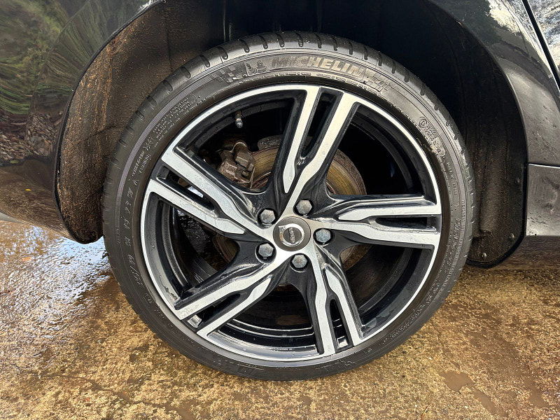 Volvo V40 2.0 D2 R-Design Edition Hatchback 5dr Diesel Manual Euro 6 (s/s) (120 ps) 5dr Manual 2025