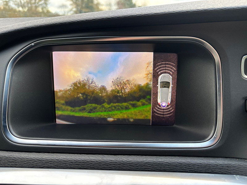 Volvo V40 2.0 D2 R-Design Edition Hatchback 5dr Diesel Manual Euro 6 (s/s) (120 ps) 5dr Manual 2025