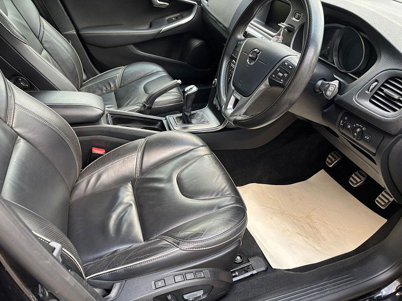 Volvo V40 2.0 D2 R-Design Edition Hatchback 5dr Diesel Manual Euro 6 (s/s) (120 ps) 5dr Manual 2025
