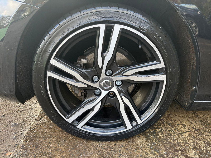 Volvo V40 2.0 D2 R-Design Edition Hatchback 5dr Diesel Manual Euro 6 (s/s) (120 ps) 5dr Manual 2025