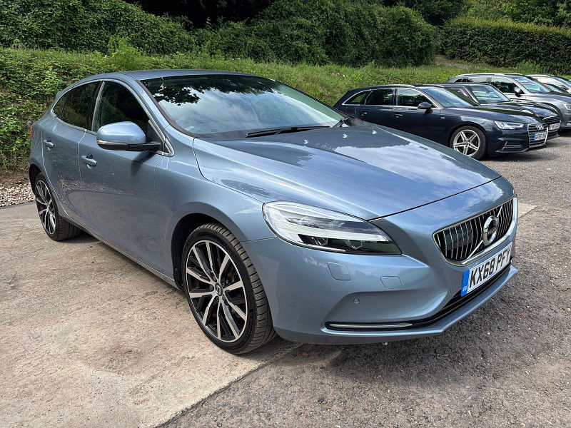 Volvo V40 2.0 D3 Inscription Hatchback 5dr Diesel Auto Euro 6 (s/s) (150 ps) 5dr Automatic 2025
