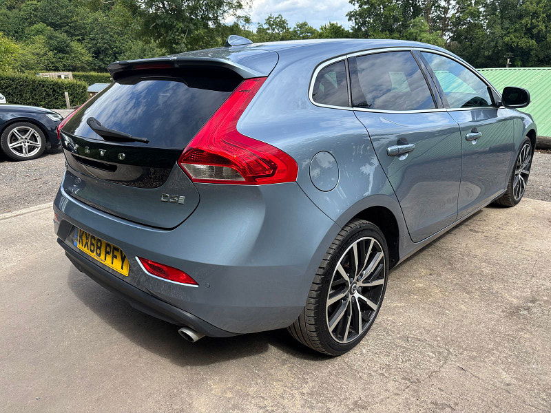 Volvo V40 2.0 D3 Inscription Hatchback 5dr Diesel Auto Euro 6 (s/s) (150 ps) 5dr Automatic 2025