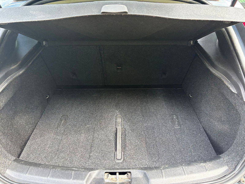 Volvo V40 2.0 D3 Inscription Hatchback 5dr Diesel Auto Euro 6 (s/s) (150 ps) 5dr Automatic 2025