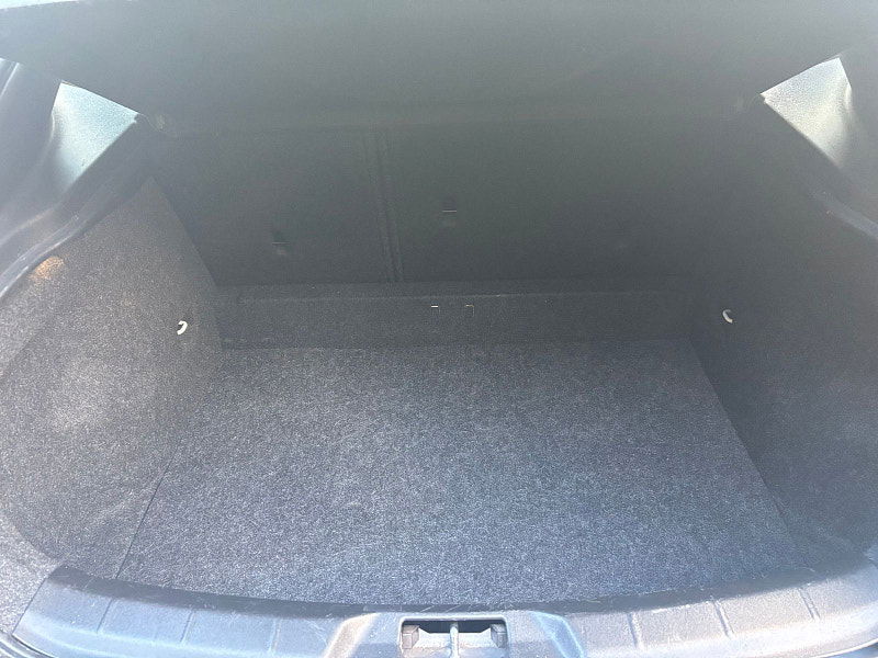 Volvo V40 2.0 D4 R-Design Nav Hatchback 5dr Diesel Manual Euro 6 (s/s) (190 ps) 5dr Manual 2025