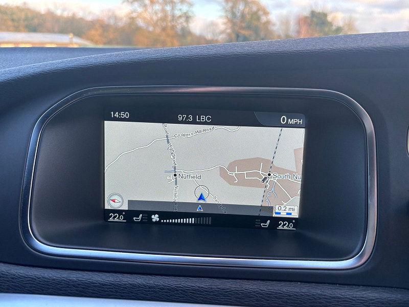 Volvo V40 2.0 D4 R-Design Nav Hatchback 5dr Diesel Manual Euro 6 (s/s) (190 ps) 5dr Manual 2025