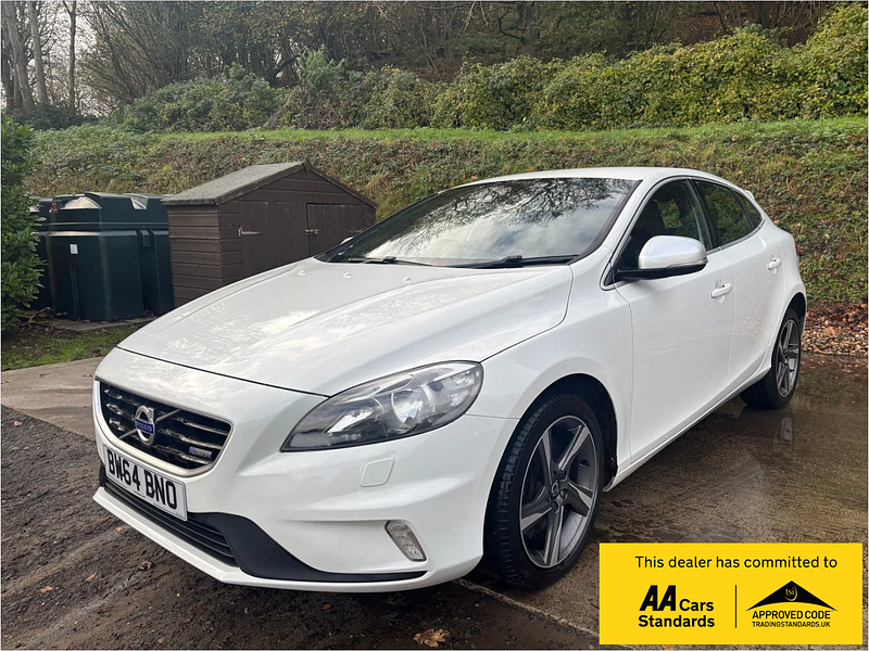 Volvo V40 2.0 D4 R-Design Nav Hatchback 5dr Diesel Manual Euro 6 (s/s) (190 ps) 5dr Manual 2025