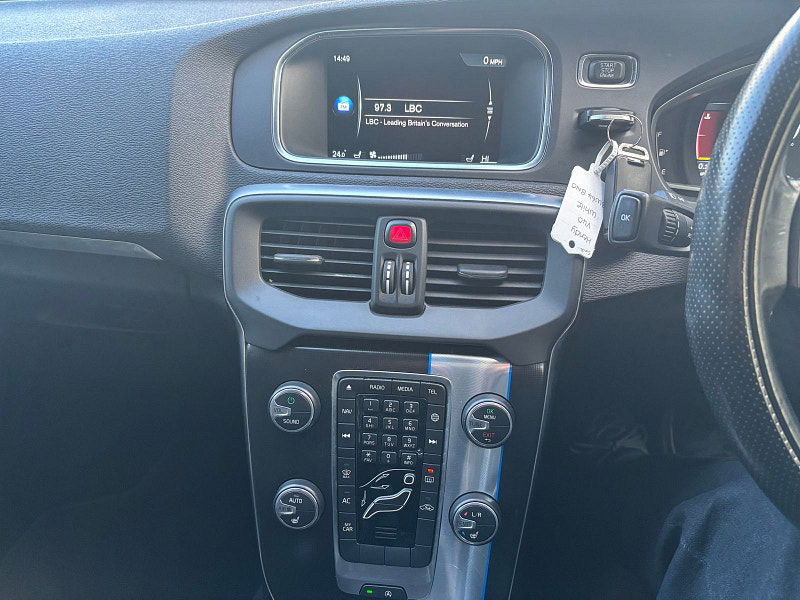 Volvo V40 2.0 D4 R-Design Nav Hatchback 5dr Diesel Manual Euro 6 (s/s) (190 ps) 5dr Manual 2025