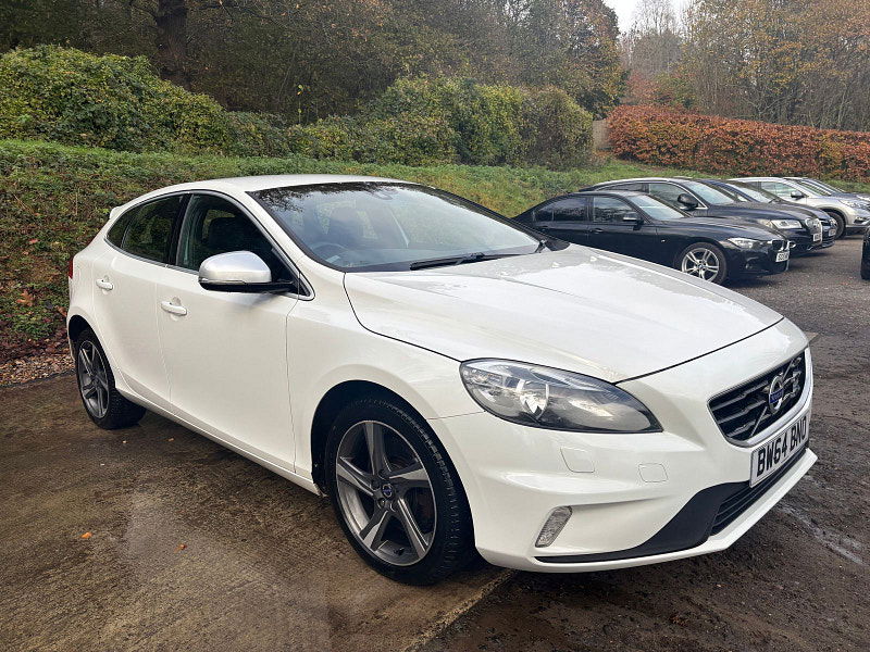Volvo V40 2.0 D4 R-Design Nav Hatchback 5dr Diesel Manual Euro 6 (s/s) (190 ps) 5dr Manual 2025
