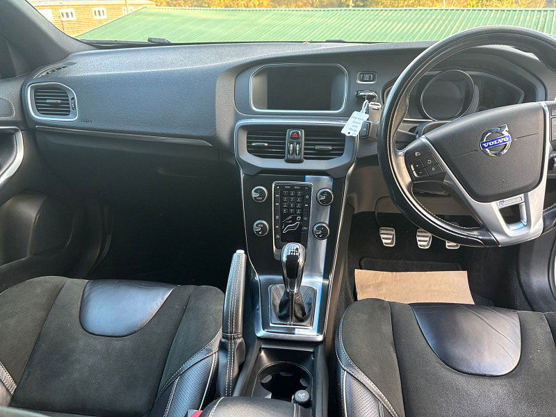 Volvo V40 2.0 D4 R-Design Nav Hatchback 5dr Diesel Manual Euro 6 (s/s) (190 ps) 5dr Manual 2025