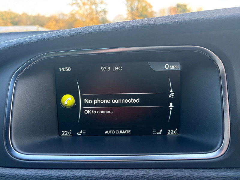 Volvo V40 2.0 D4 R-Design Nav Hatchback 5dr Diesel Manual Euro 6 (s/s) (190 ps) 5dr Manual 2025