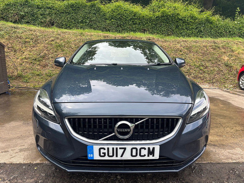 Volvo V40 2.0 T2 Momentum Hatchback 5dr Petrol Manual Euro 6 (s/s) (122 ps) 5dr Manual 2026