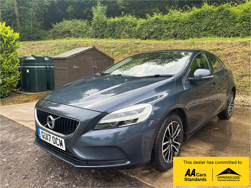 Volvo V40 2.0 T2 Momentum Hatchback 5dr Petrol Manual Euro 6 (s/s) (122 ps) 5dr Manual 2026