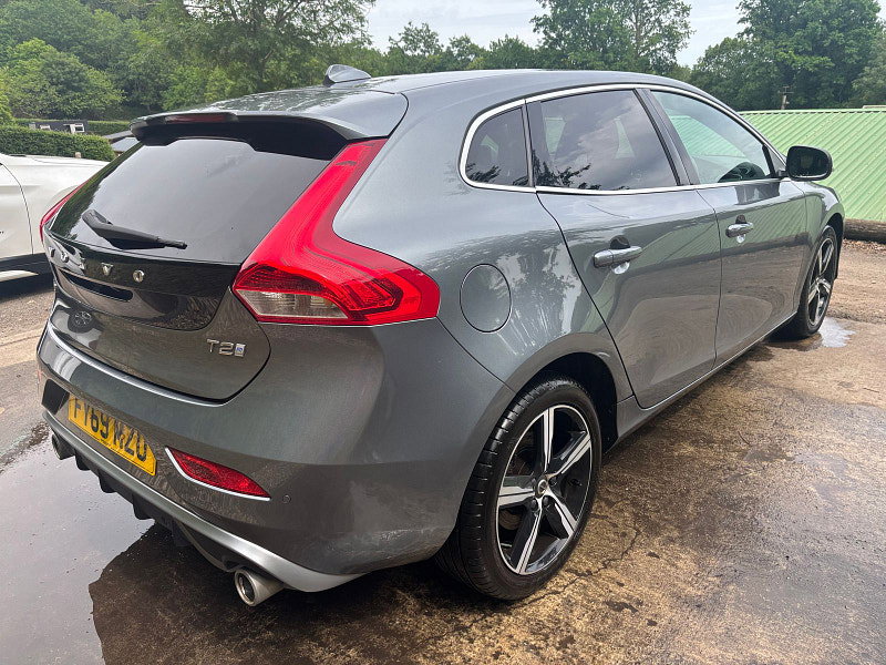 Volvo V40 2.0 T2 R-Design Edition Hatchback 5dr Petrol Manual Euro 6 (s/s) (122 ps) 5dr Manual 2026