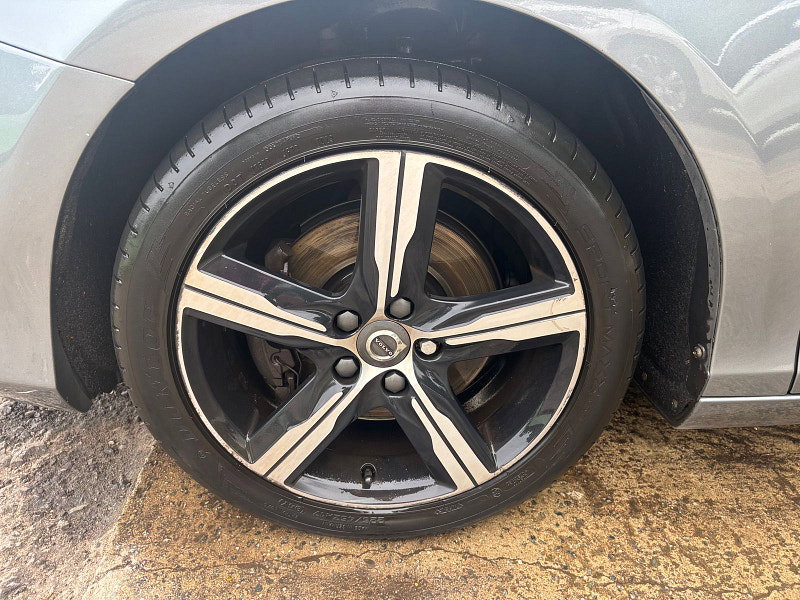 Volvo V40 2.0 T2 R-Design Edition Hatchback 5dr Petrol Manual Euro 6 (s/s) (122 ps) 5dr Manual 2026