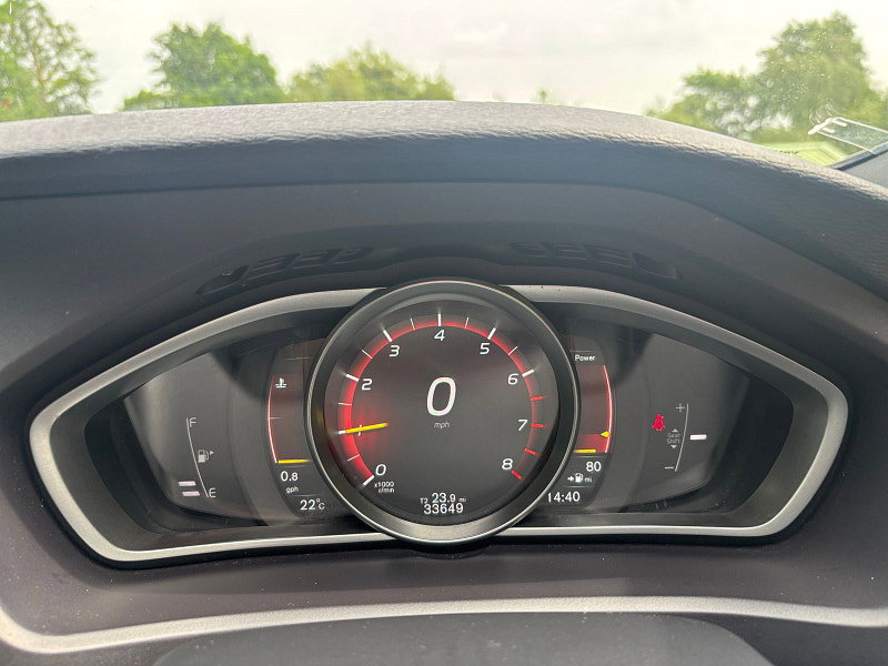 Volvo V40 2.0 T2 R-Design Edition Hatchback 5dr Petrol Manual Euro 6 (s/s) (122 ps) 5dr Manual 2026