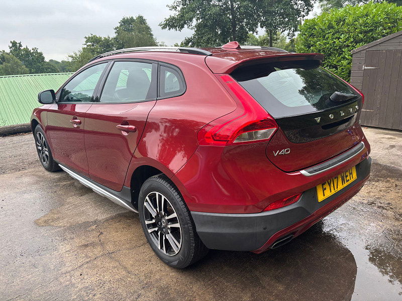 Volvo V40 Cross Country 1.5 T3 Hatchback 5dr Petrol Auto Euro 6 (s/s) (152 ps) 5dr Automatic 2025