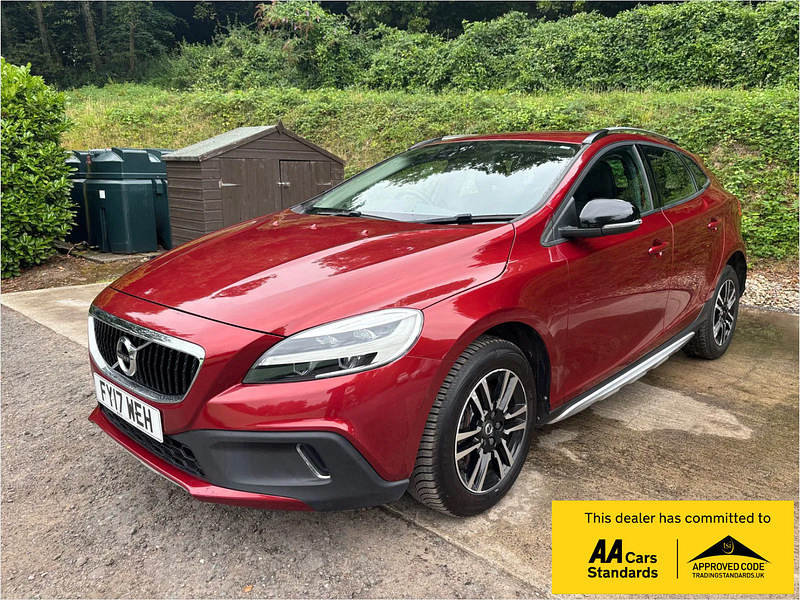 Volvo V40 Cross Country 1.5 T3 Hatchback 5dr Petrol Auto Euro 6 (s/s) (152 ps) 5dr Automatic 2025